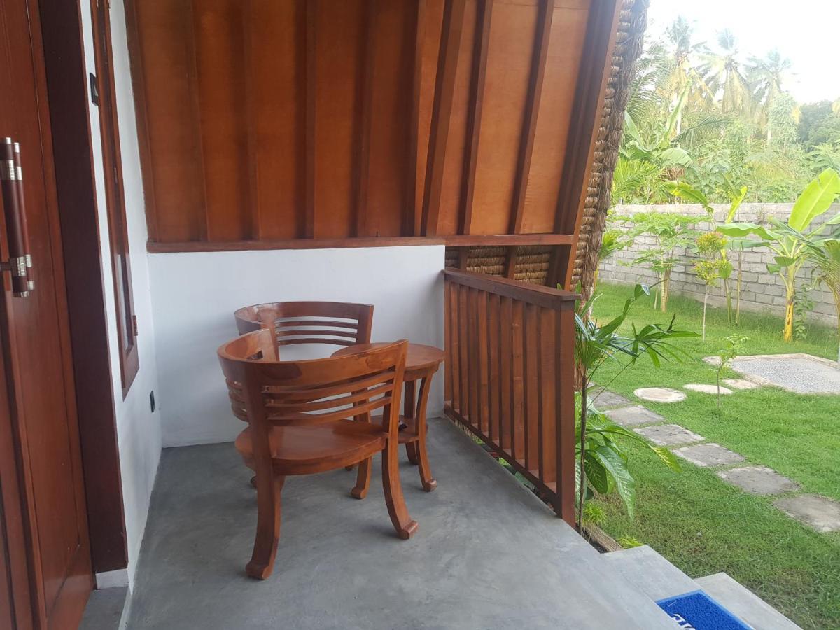 Tropical Sunday Bungalow - Surf And Stay Selong Belanak Esterno foto
