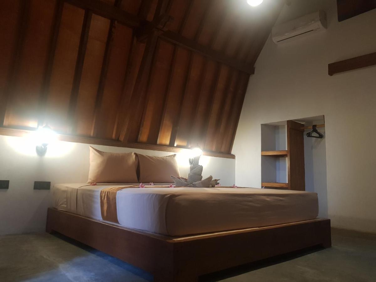 Tropical Sunday Bungalow - Surf And Stay Selong Belanak Esterno foto