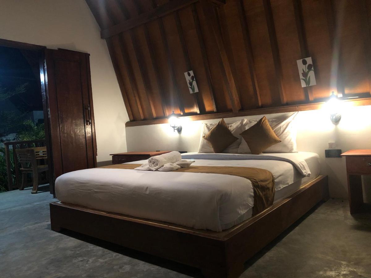Tropical Sunday Bungalow - Surf And Stay Selong Belanak Esterno foto
