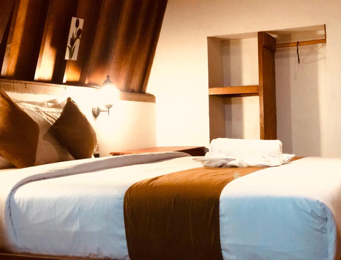 Tropical Sunday Bungalow - Surf And Stay Selong Belanak Esterno foto