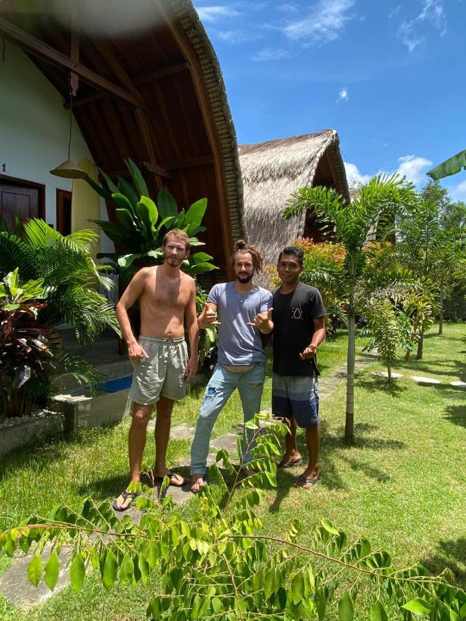 Tropical Sunday Bungalow - Surf And Stay Selong Belanak Esterno foto